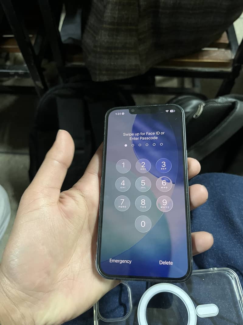 iPhone 13 6