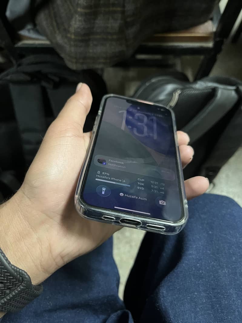 iPhone 13 0