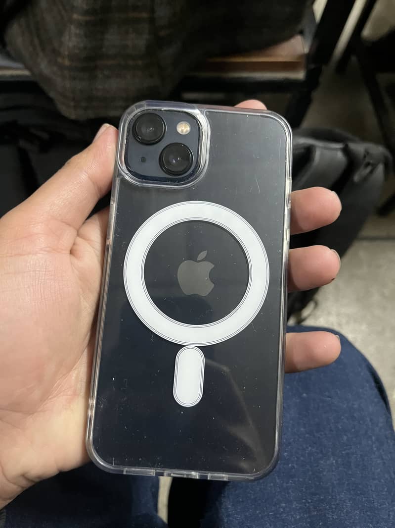 iPhone 13 4
