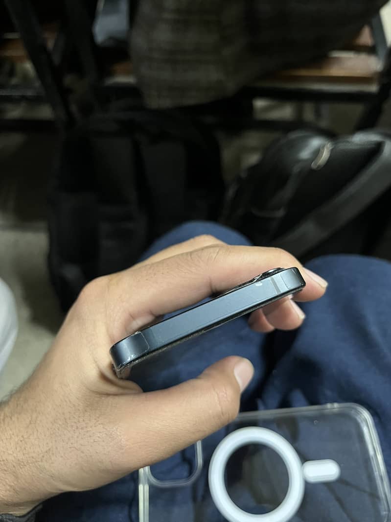 iPhone 13 7