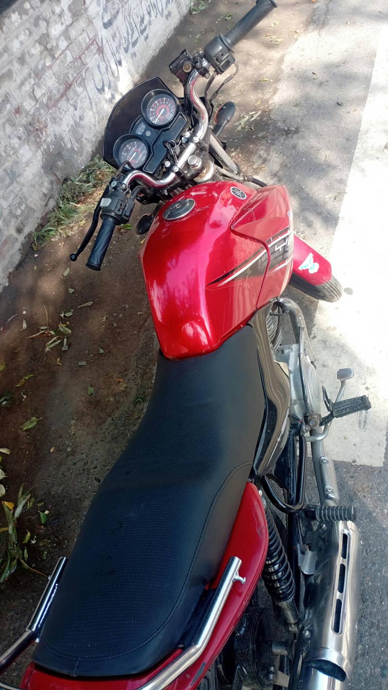 YAMAHA 5