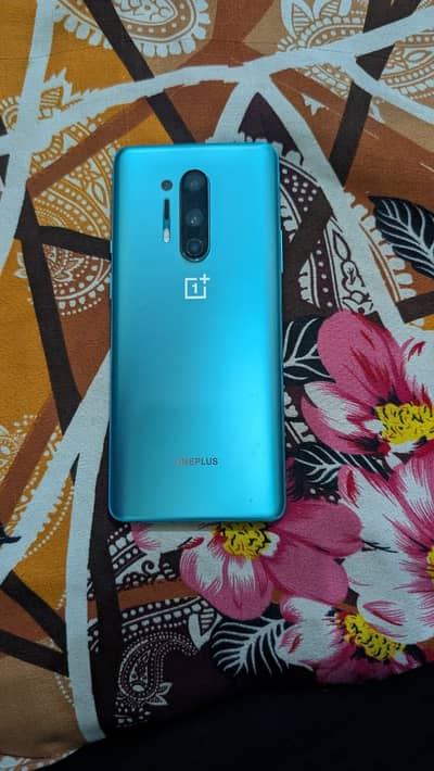 One Plus 8 pro 12gb ram 256gb room