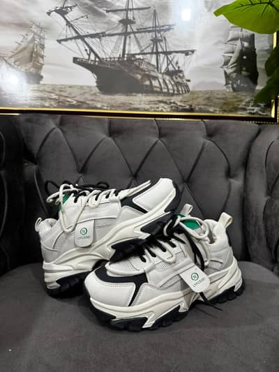 Shoes size 39