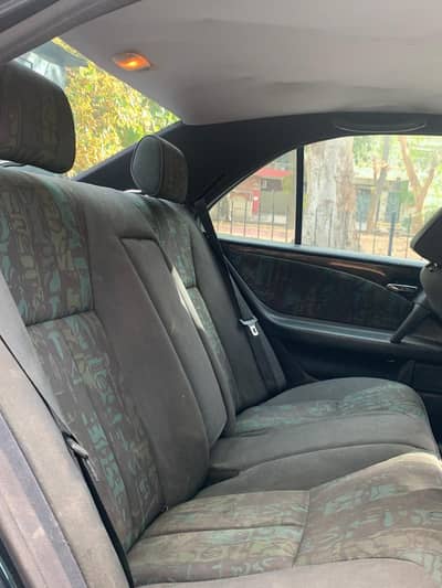 Mercedes Benz E Class E270 CDI    0-3-4-9-3-3-9-5-1-9-2