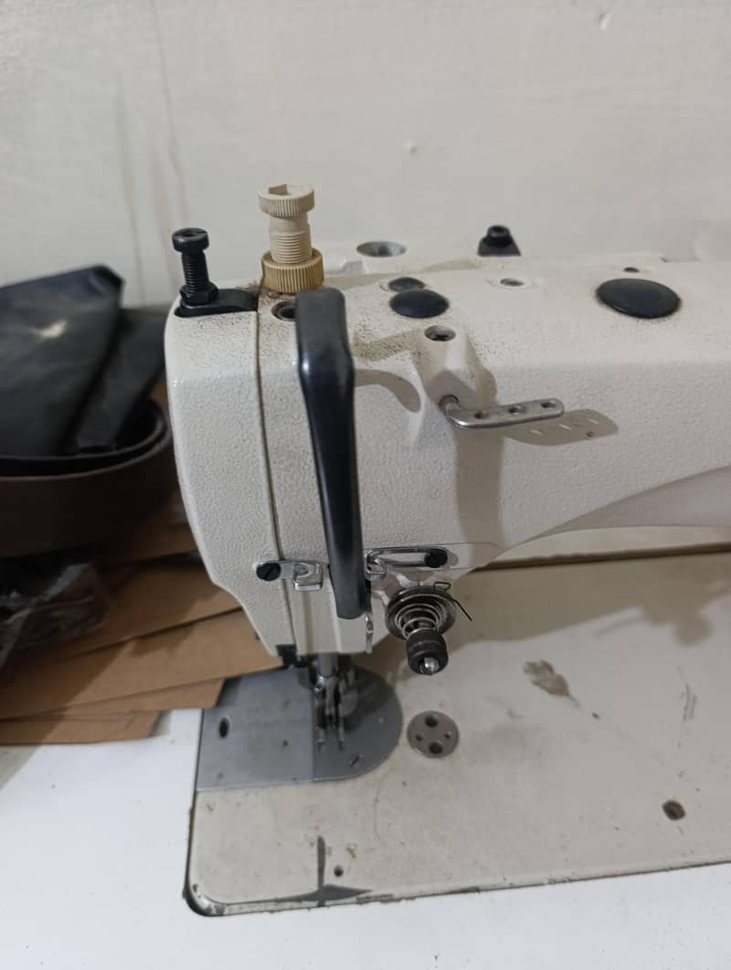 Juki machine almost new 3