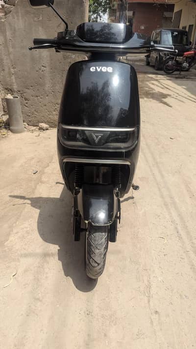 Evee C1 Air  2024- Black Color - All OK - Recent Battery Change