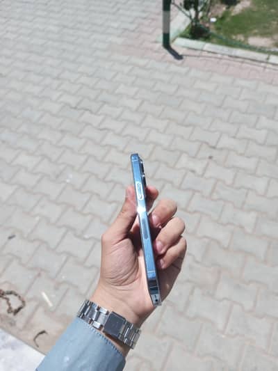 Iphone 13 pro sky blue