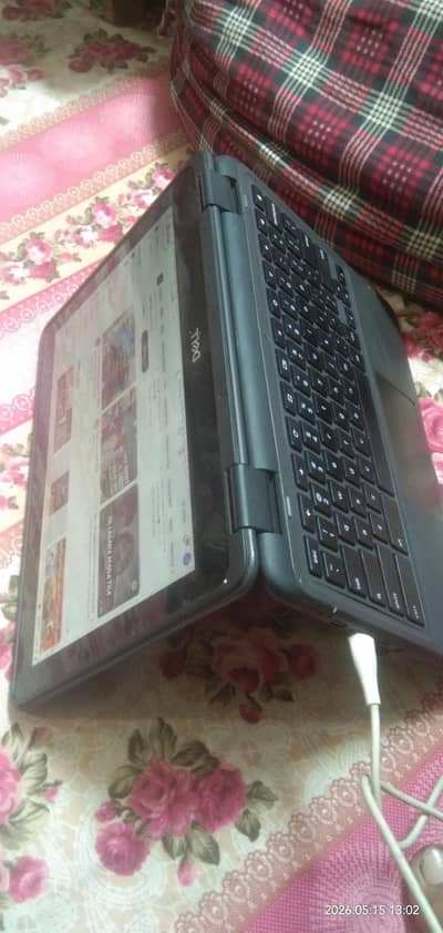 laptop in 2 in 1 touch display