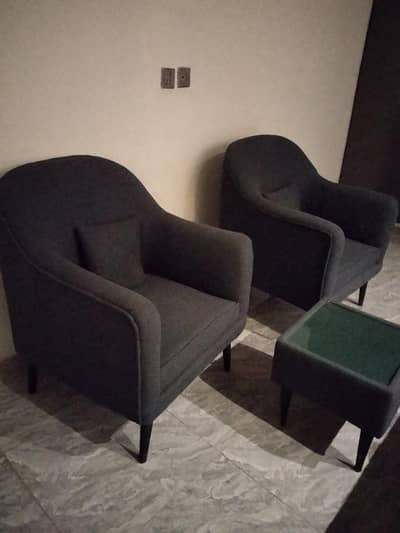 Dewani sofa set with table for sale
