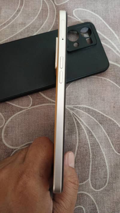 Oppo F21 Pro