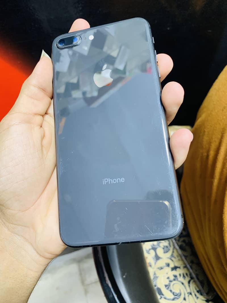 iPhone 8 Plus 0