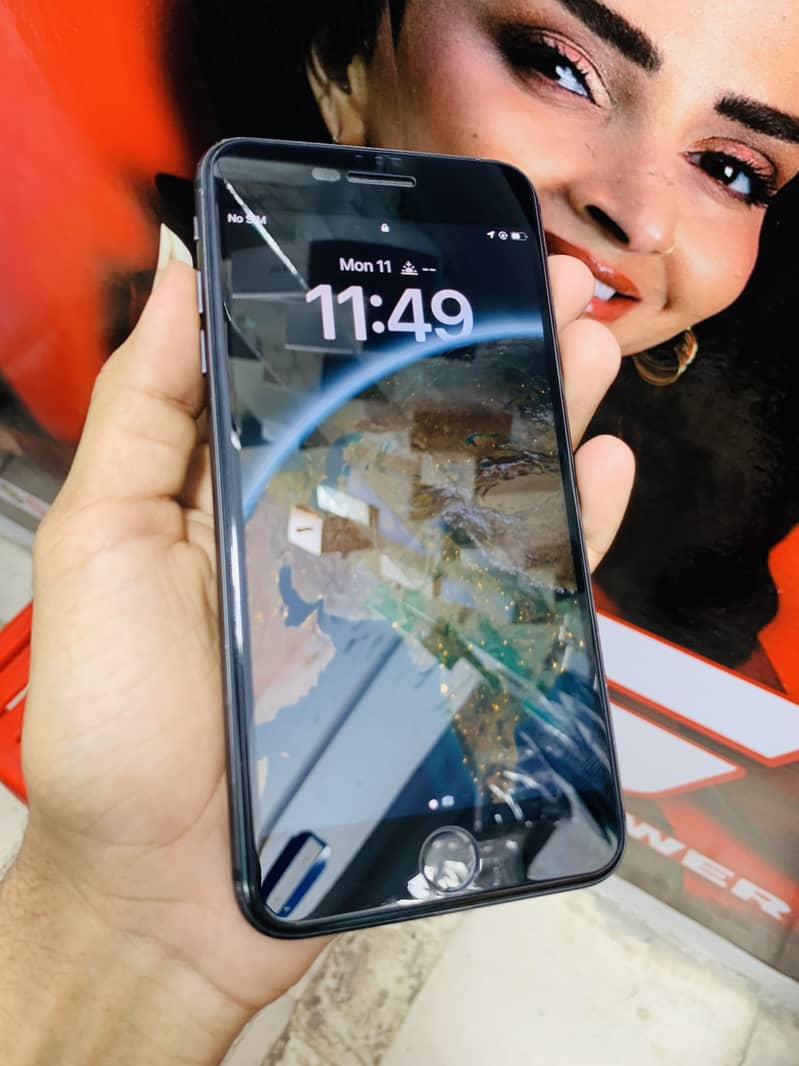 iPhone 8 Plus 4