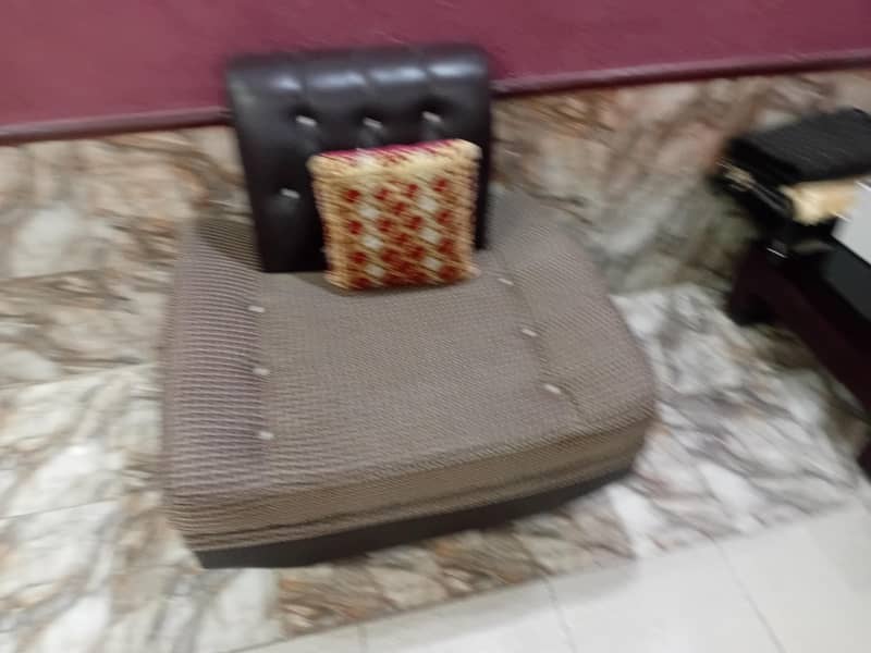 4 seater sofa 1