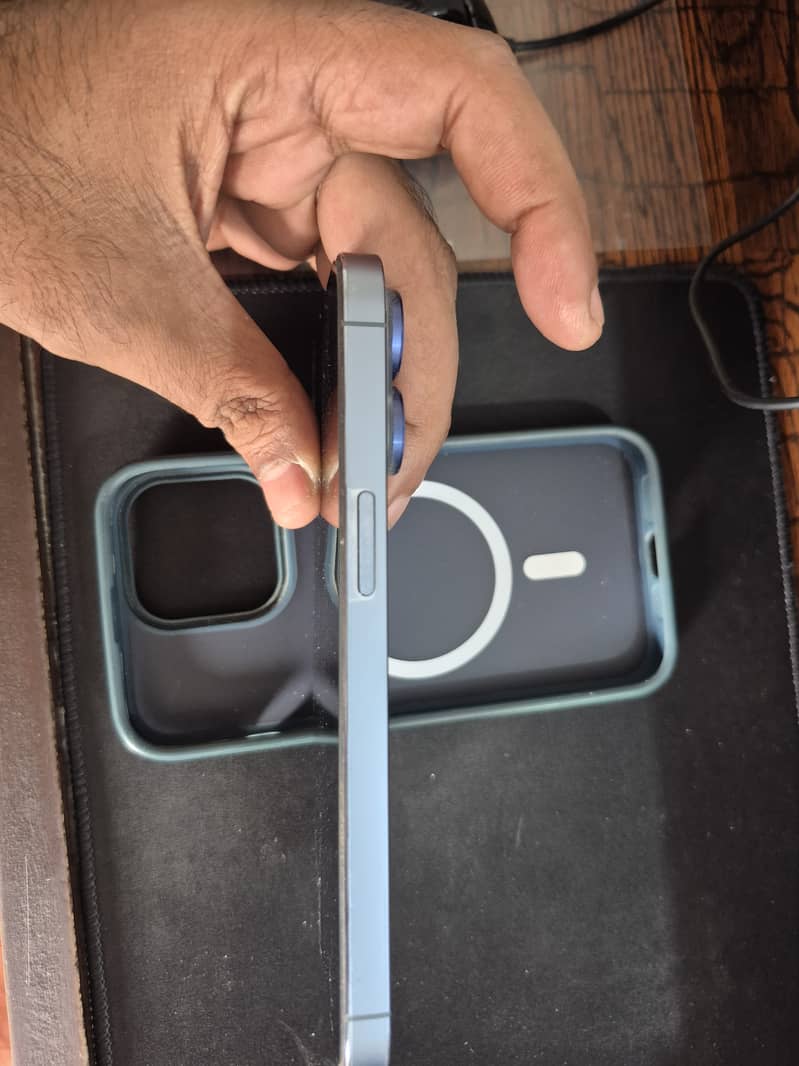 Apple iPhone 13 Pro 2