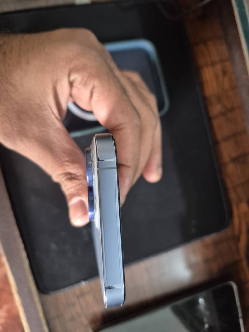 Apple iPhone 13 Pro 4