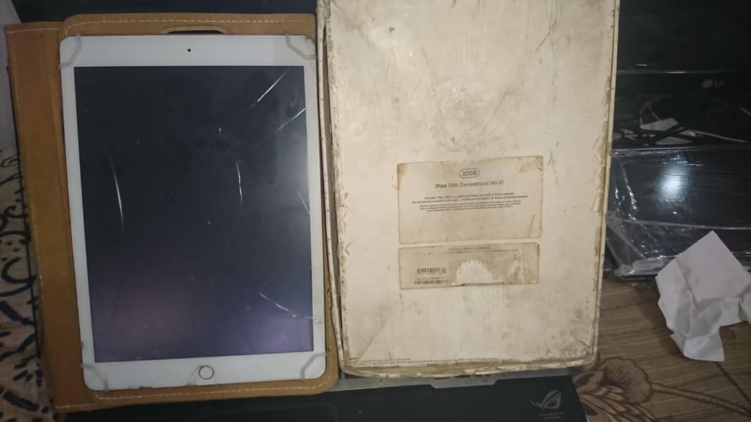 Ipad 8th gen with box 5