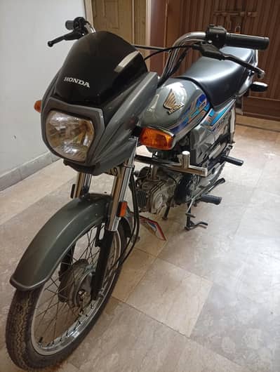 Brand New Condition CD 70 Dream for Sale First Owner