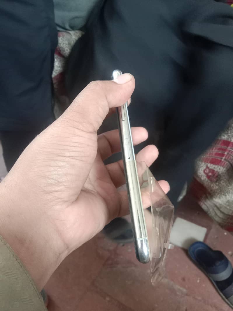 iphone xs 1