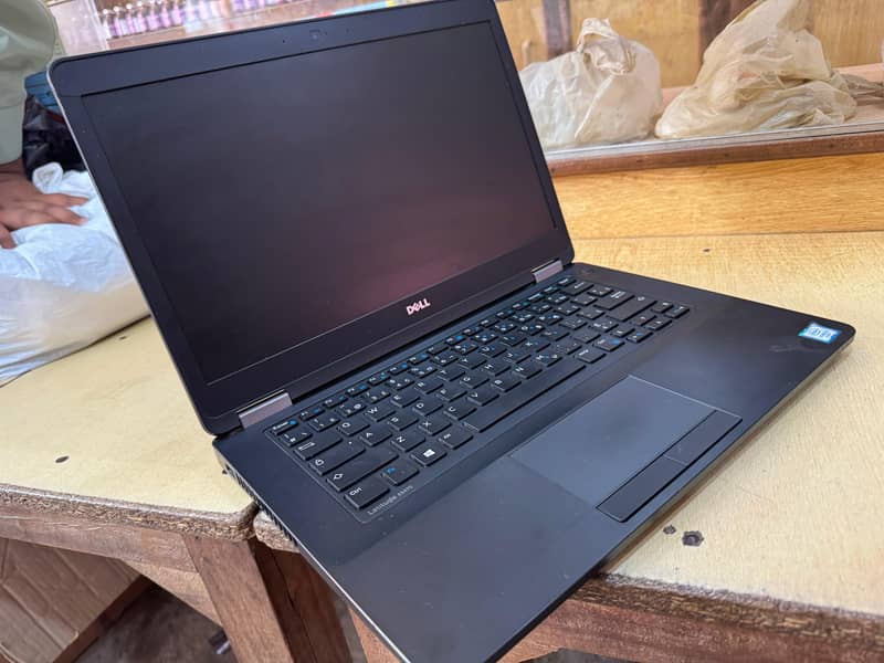Dell latitude E5470 0