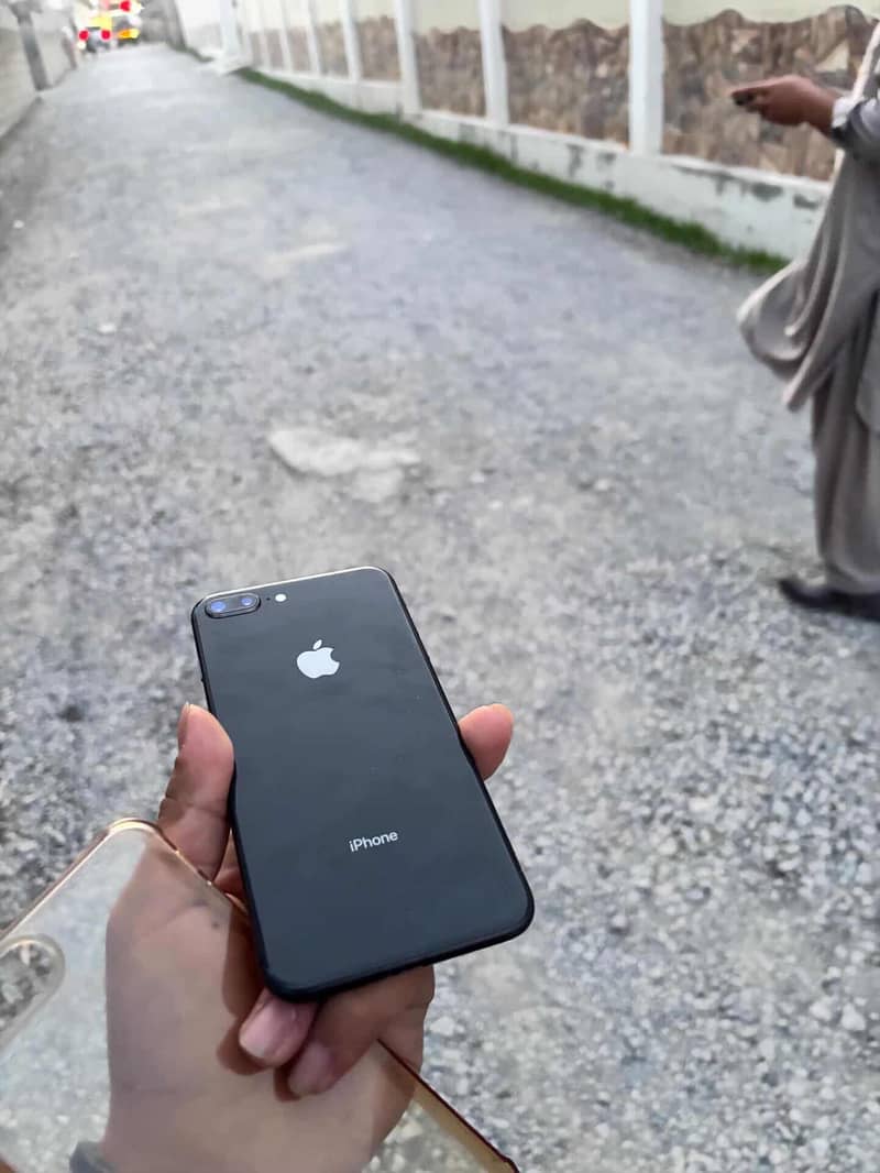 iphone 8 plus. 0
