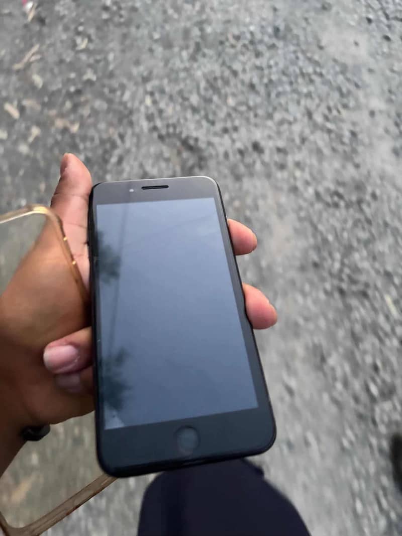 iphone 8 plus. 3