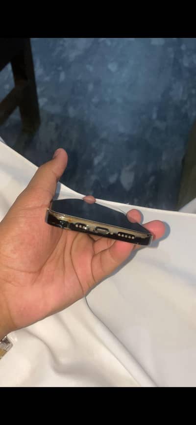 iphone 12pro in good conditon 128gb jv