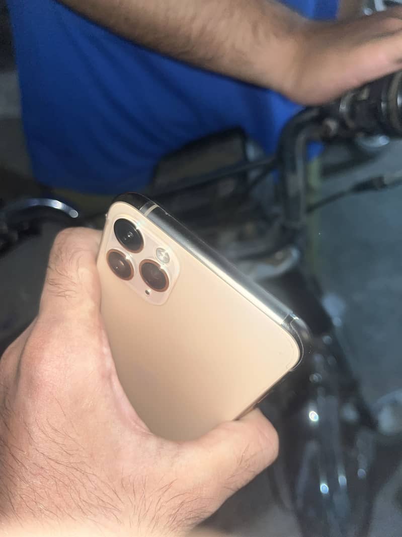 iPhone 11 Pro Max 3