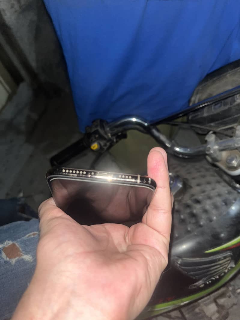 iPhone 11 Pro Max 5