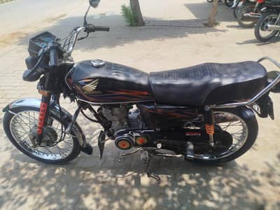 Honda 125cc Black