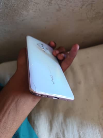 vivo s1 pro frant  fingar