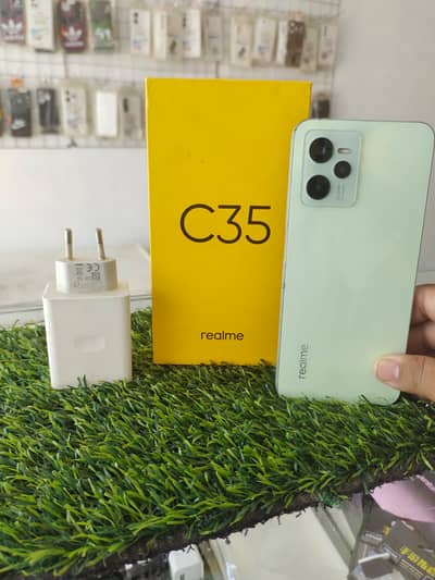 Realme C35