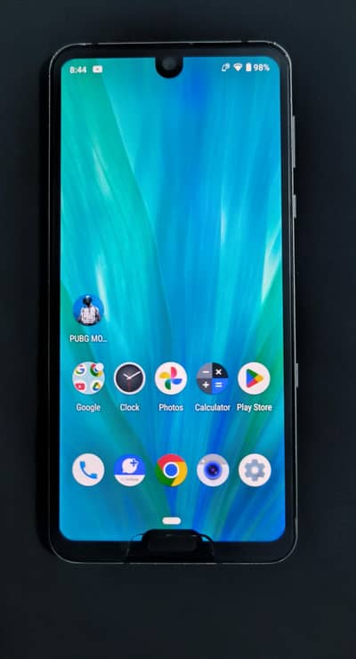 Sharp Aquos r3 gaming device. . non pta but sim chalti hai
