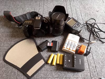 Canon 60D For Sale  with Flash gun| Complete Bag with 18-135mm