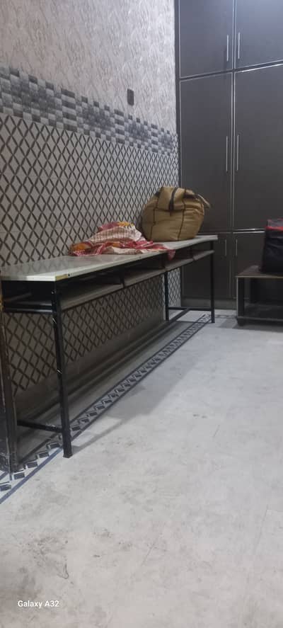 Computer table