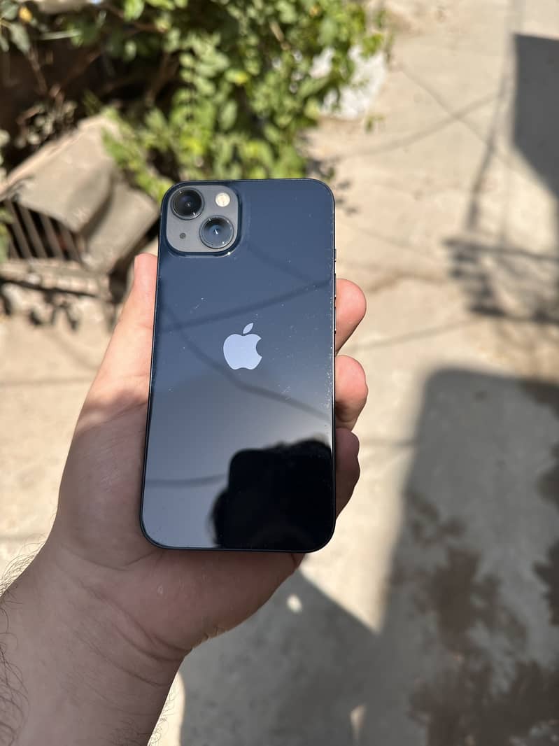iPhone 13 0
