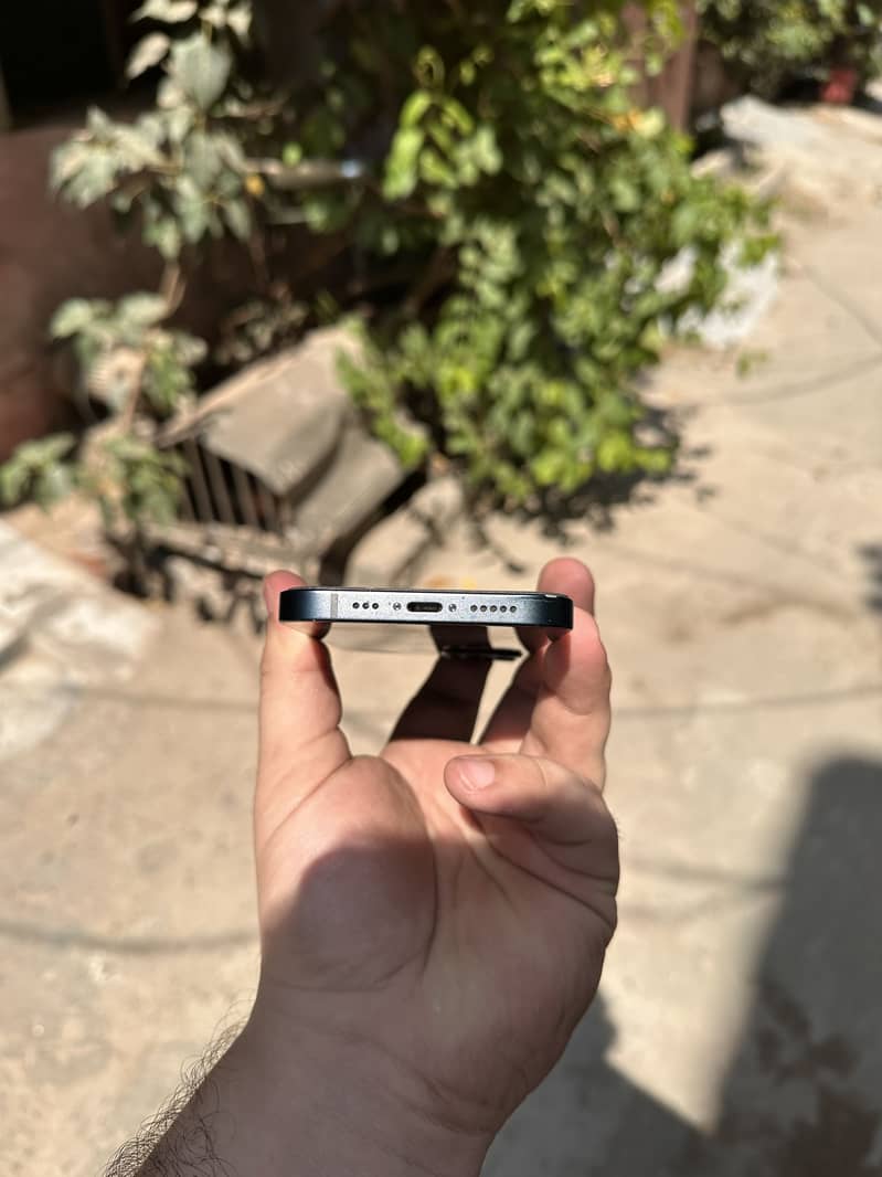 iPhone 13 1