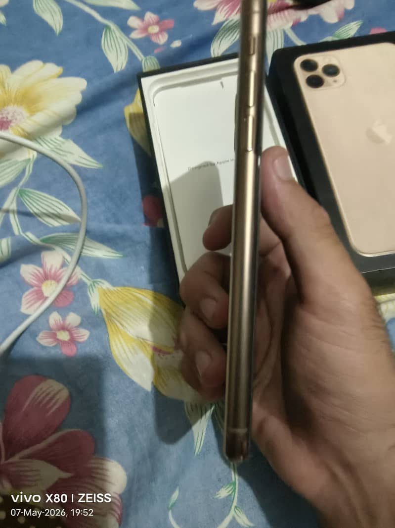 IPhone 11 pro max 2