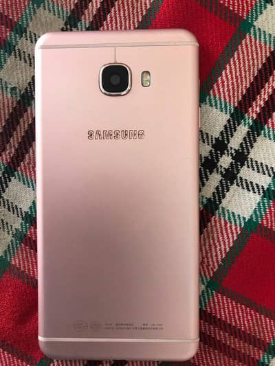 Samsung galaxy c7  32 gb memory