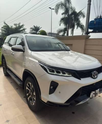 Toyota Fortuner Legender 2022