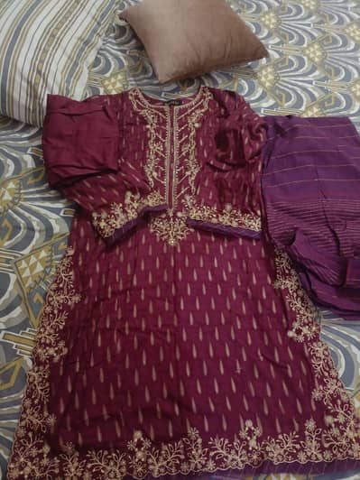 3pice lawn suit binseed, each suit cost 3500
