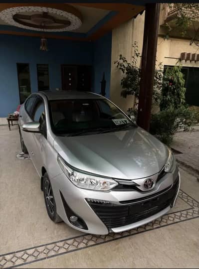 TOYOTA YARIS 1.5 X CVT FULL OPTION 1ST OWNER