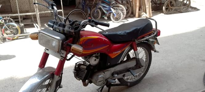Yamaha Royale YB 100 2004