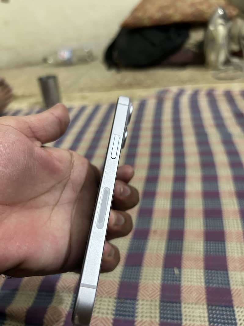 IPhone 14 2