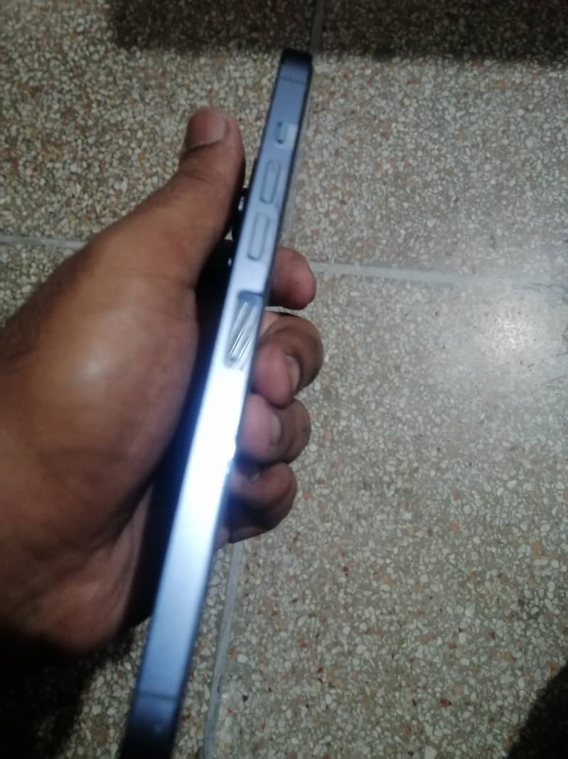 Apple iPhone 13 Pro Max 2