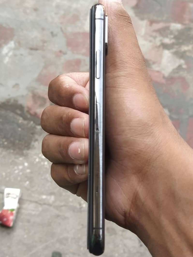 iphone xs 3
