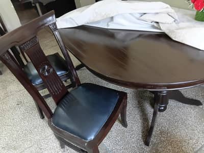 dining yabke with 6 chairs