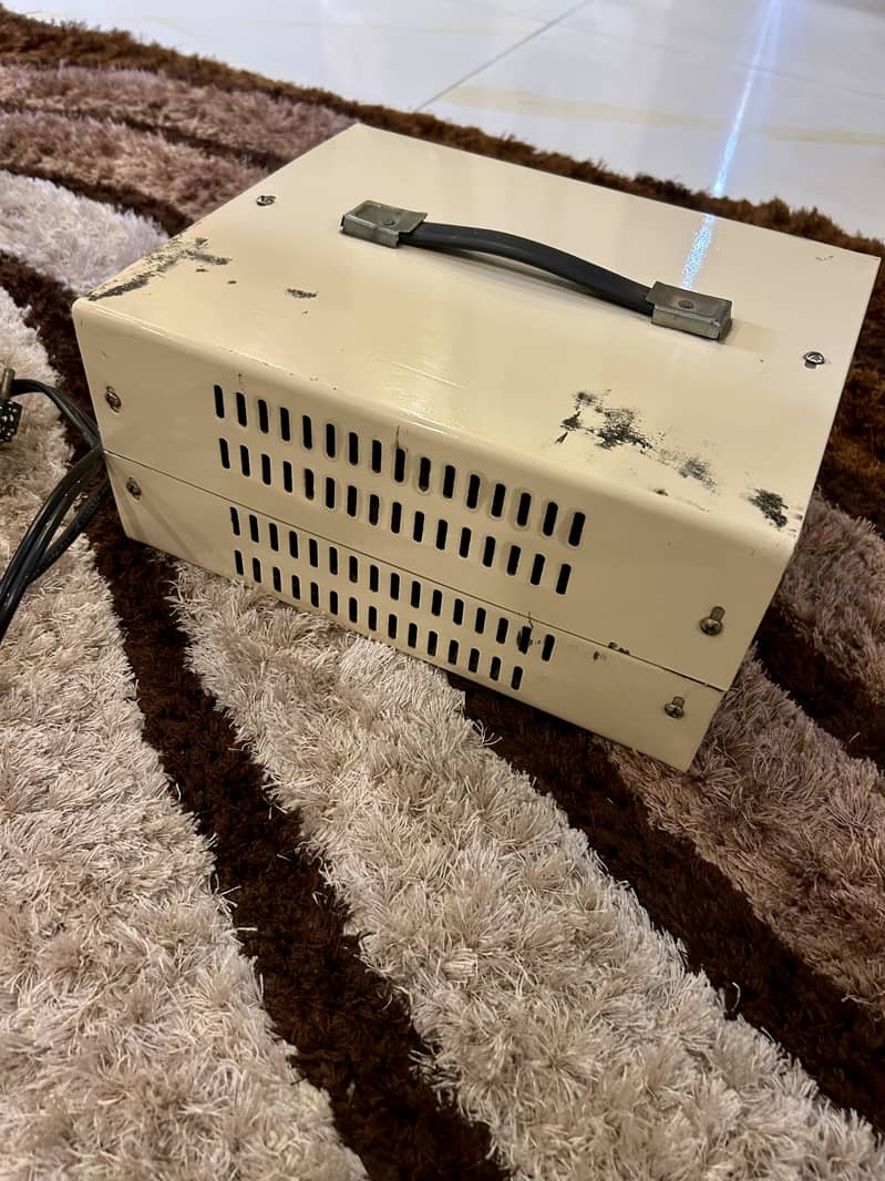 2000 Watts Stablizer 1
