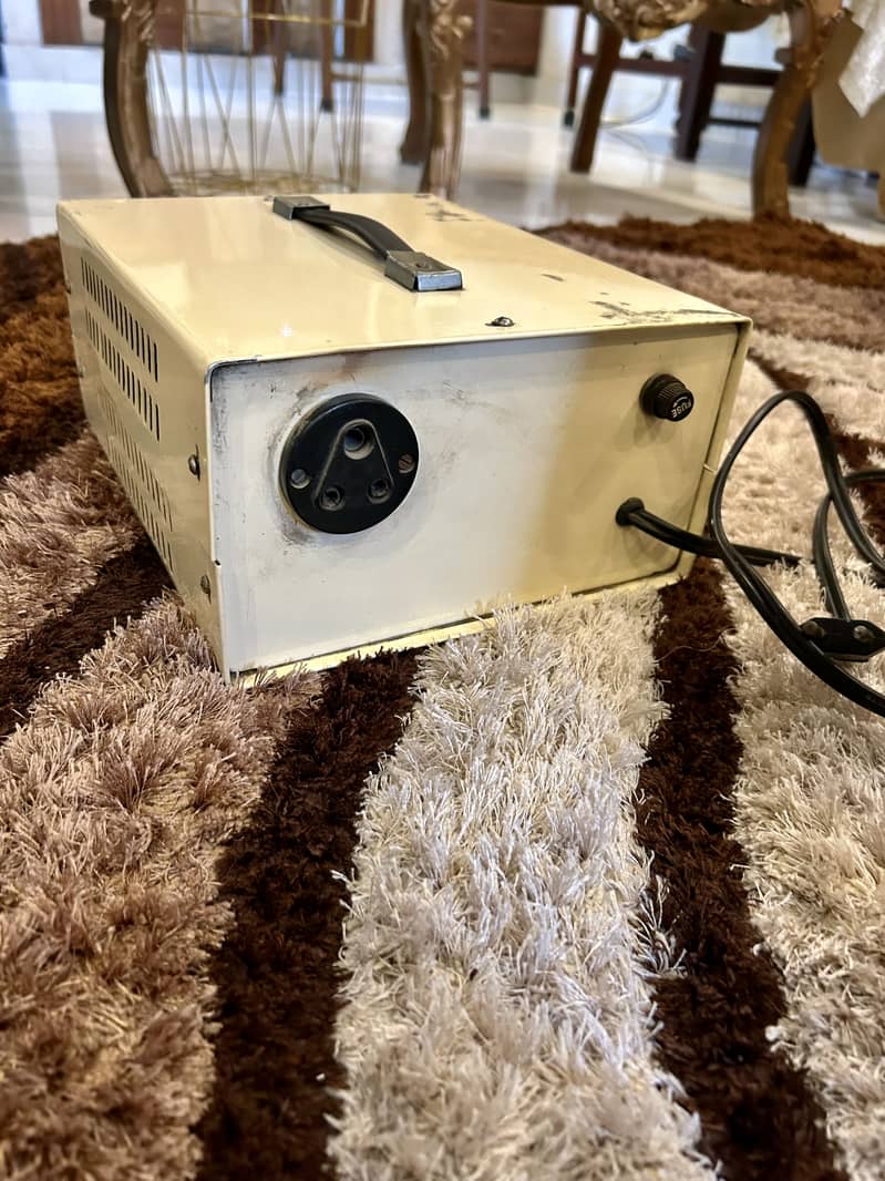 2000 Watts Stablizer 4