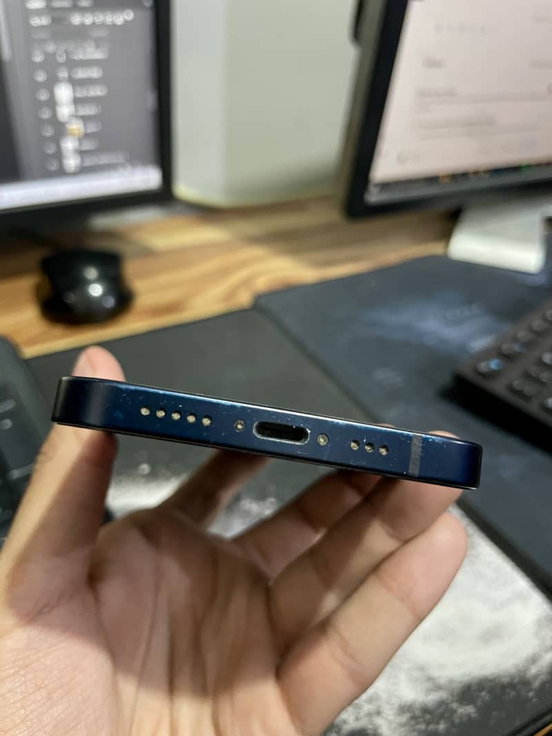 IPhone 12 JV 5