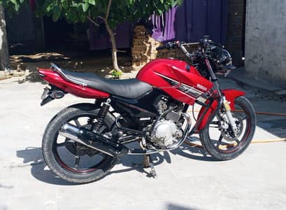 Yamaha ybr bike available for sale good condition